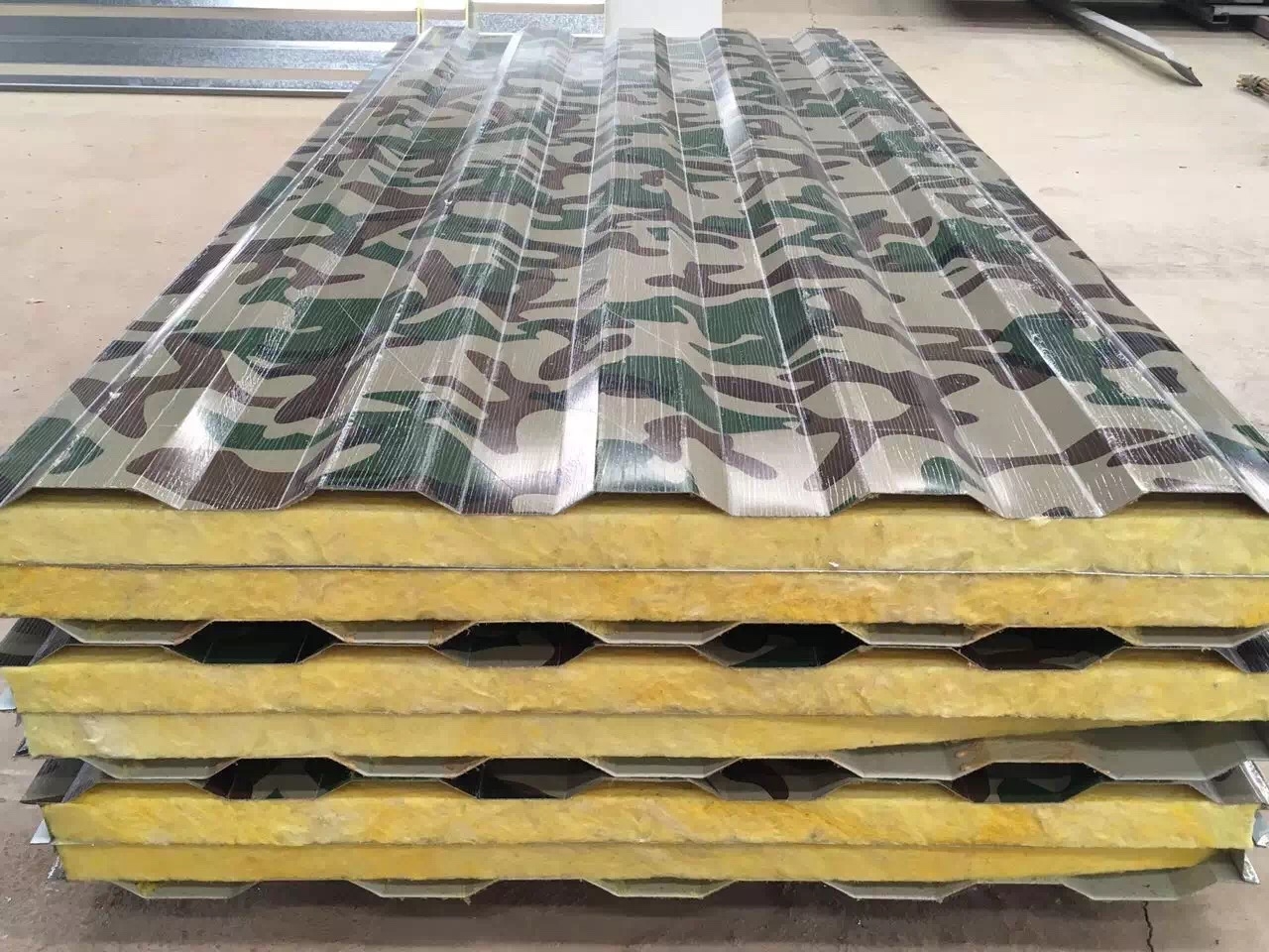 瓦楞（屋面）夾芯板 1000mm搭接式